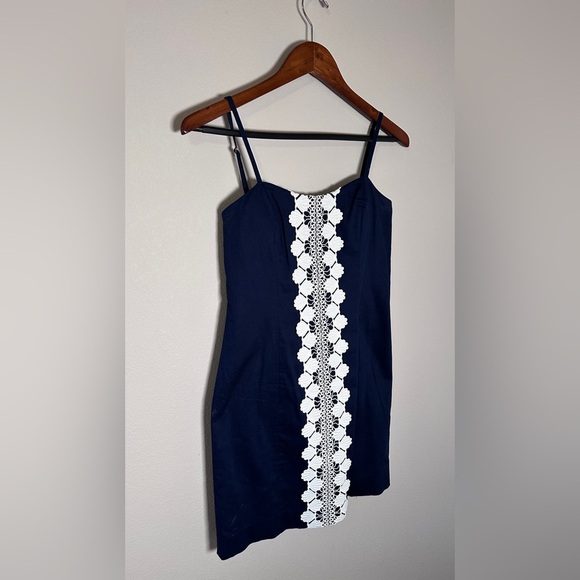 Lilly Pulitzer Navy and White Floral Mini Dress - Picture 3 of 9